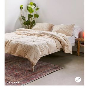 Urban outfitters gauze petal duvet full/queen